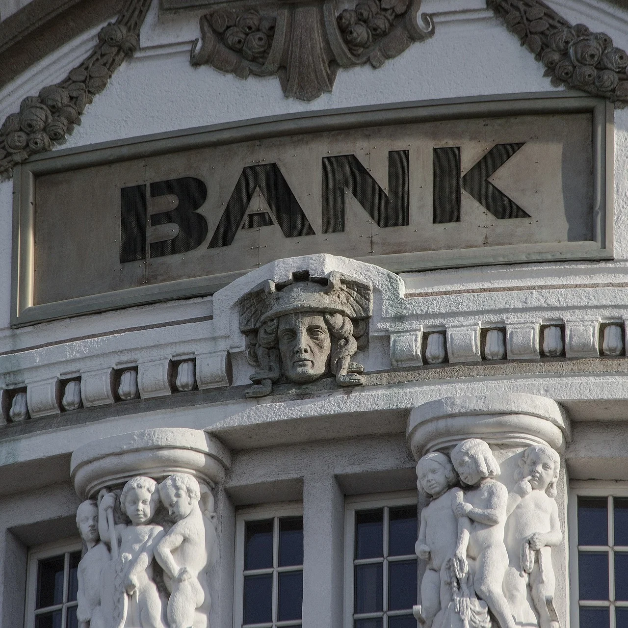 SVB: Entenda o que provocou a segunda maior falência bancária dos EUA